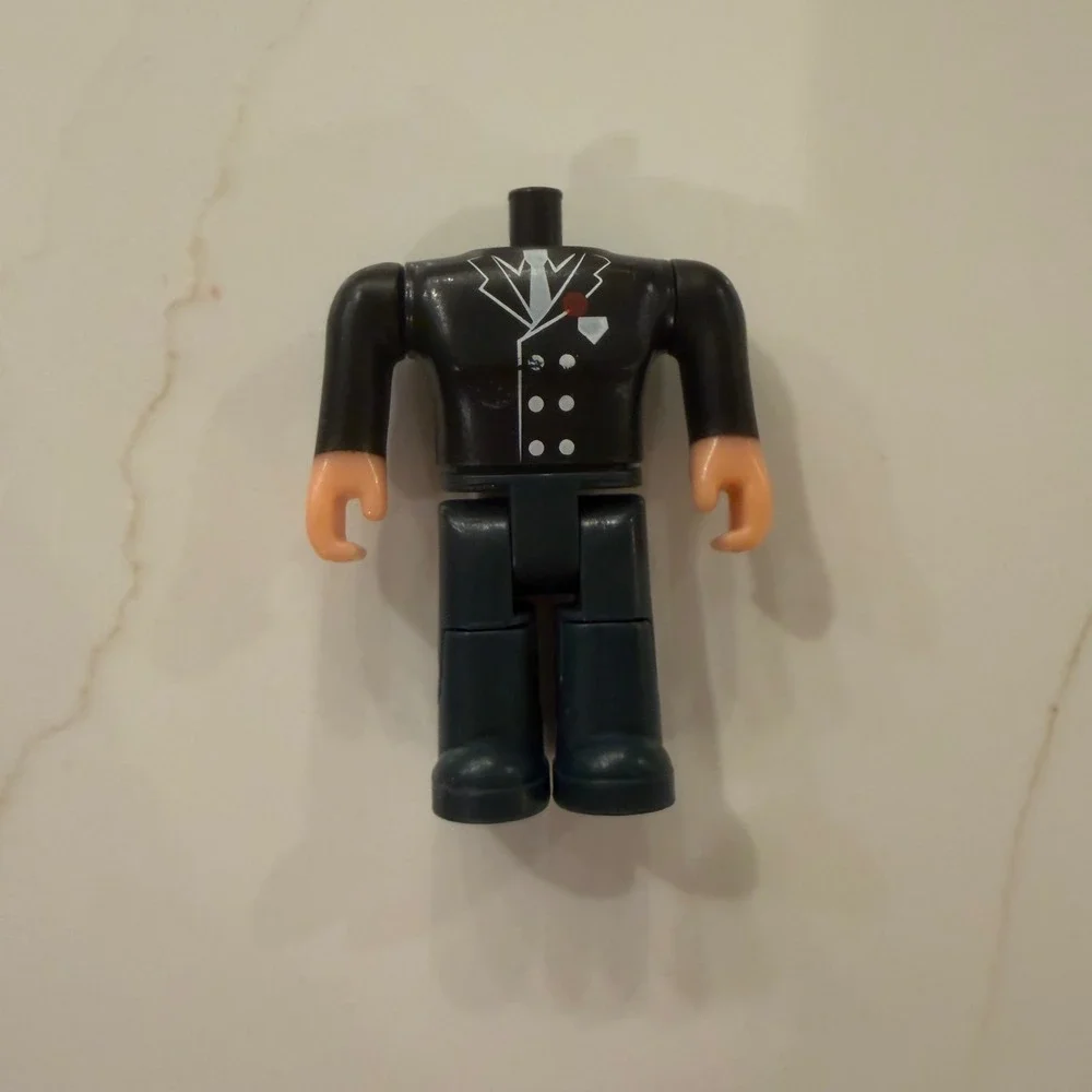 ROBLOX Series 1 Asimo3089 body NO‎ CODE Action Figure Tuxedo Suit Kids Play